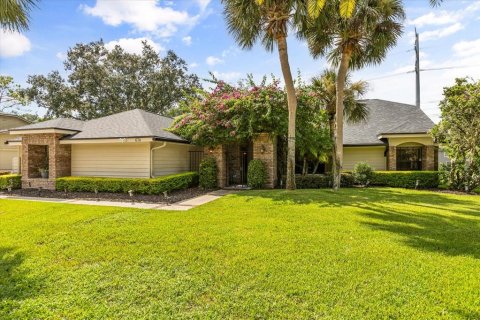 House in Longwood, Florida 4 bedrooms, 255.85 sq.m. № 1876449 - photo 2