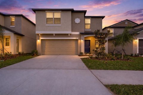 House in Sun City Center, Florida 5 bedrooms, 210.33 sq.m. № 2134809