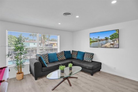 Casa en venta en Hollywood, Florida, 5 dormitorios, 208.29 m2 № 2152706 - foto 18