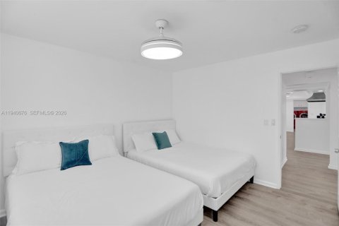 Casa en venta en Hollywood, Florida, 5 dormitorios, 208.29 m2 № 2152706 - foto 21