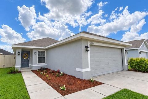 House in Winter Haven, Florida 3 bedrooms, 139.82 sq.m. № 2367267