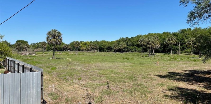 Terreno en Tampa, Florida № 2126702