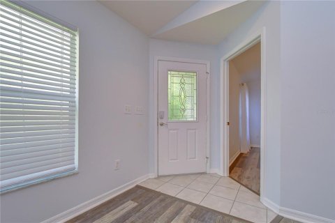 Villa ou maison à louer à Fish Hawk, Floride: 4 chambres, 124.67 m2 № 2149676 - photo 4