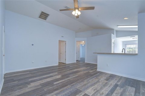Villa ou maison à louer à Fish Hawk, Floride: 4 chambres, 124.67 m2 № 2149676 - photo 6