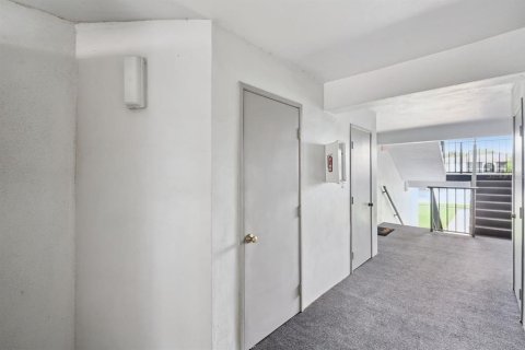 Condo in Orlando, Florida, 2 bedrooms  № 2207565 - photo 3