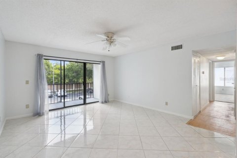 Condo in Orlando, Florida, 2 bedrooms  № 2207565 - photo 6
