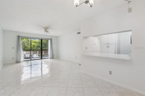 Condo in Orlando, Florida, 2 bedrooms  № 2207565 - photo 8