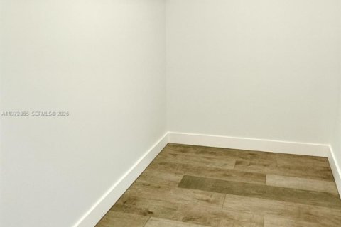 Copropriété à louer à Miami, Floride: 2 chambres, 130.06 m2 № 2080159 - photo 6