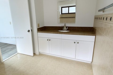 Copropriété à louer à Miami, Floride: 2 chambres, 130.06 m2 № 2080159 - photo 9