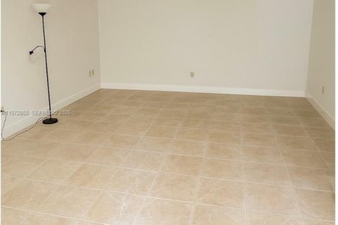 Copropriété à louer à Miami, Floride: 2 chambres, 130.06 m2 № 2080159 - photo 5