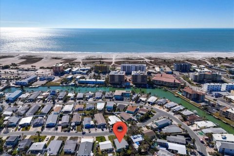House in Treasure Island, Florida 2 bedrooms, 99.31 sq.m. № 1829250 - photo 20