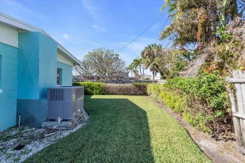House in Treasure Island, Florida 2 bedrooms, 99.31 sq.m. № 1829250 - photo 13