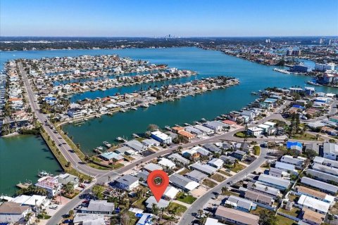 House in Treasure Island, Florida 2 bedrooms, 99.31 sq.m. № 1829250 - photo 21