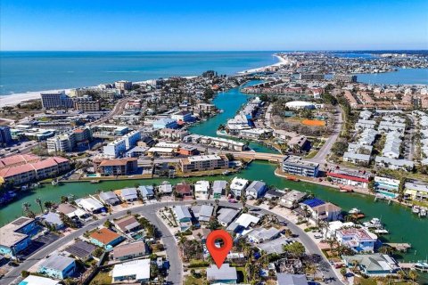 House in Treasure Island, Florida 2 bedrooms, 99.31 sq.m. № 1829250 - photo 22