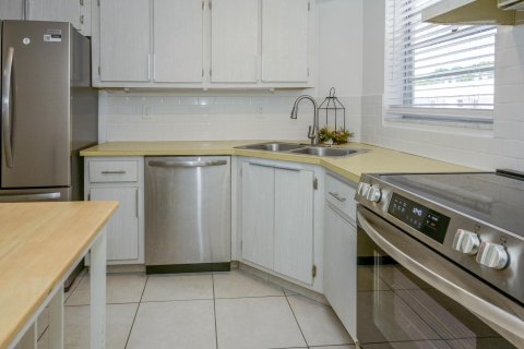 Снять в аренду кондоминиум в Юпитер, Флорида 3 комнаты, 81.01м2, № 2189618 - фото 5