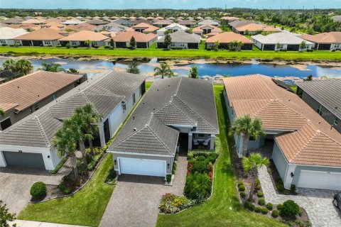 House in Wimauma, Florida 2 bedrooms, 175.59 sq.m. № 1844810 - photo 5