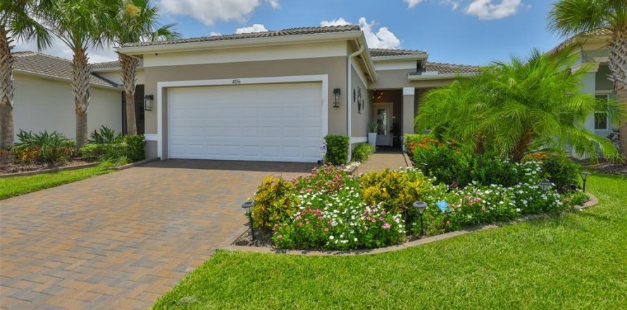 House in Wimauma, Florida 2 bedrooms, 175.59 sq.m. № 1844810
