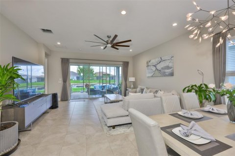 House in Wimauma, Florida 2 bedrooms, 175.59 sq.m. № 1844810 - photo 12