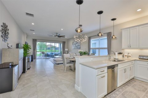 House in Wimauma, Florida 2 bedrooms, 175.59 sq.m. № 1844810 - photo 21