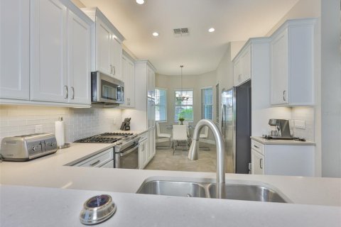 House in Wimauma, Florida 2 bedrooms, 175.59 sq.m. № 1844810 - photo 17