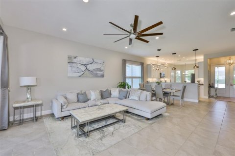 House in Wimauma, Florida 2 bedrooms, 175.59 sq.m. № 1844810 - photo 10