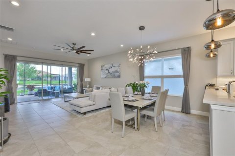 House in Wimauma, Florida 2 bedrooms, 175.59 sq.m. № 1844810 - photo 9