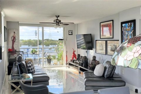 Appartement à louer à Miami, Floride: 2 chambres, 101.45 m2 № 1927785 - photo 4
