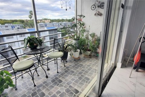 Appartement à louer à Miami, Floride: 2 chambres, 101.45 m2 № 1927785 - photo 9