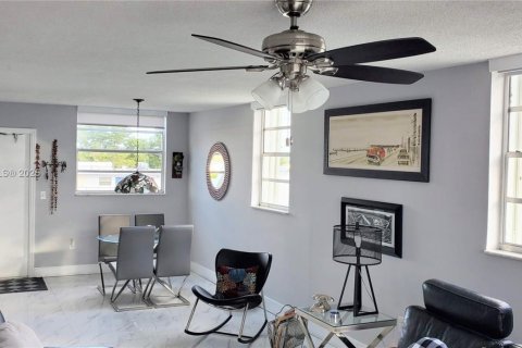 Appartement à louer à Miami, Floride: 2 chambres, 101.45 m2 № 1927785 - photo 5