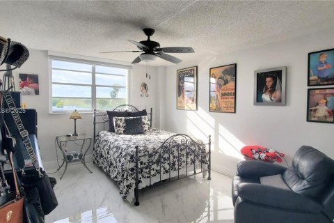 Appartement à louer à Miami, Floride: 2 chambres, 101.45 m2 № 1927785 - photo 23