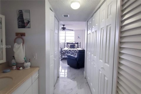 Appartement à louer à Miami, Floride: 2 chambres, 101.45 m2 № 1927785 - photo 29