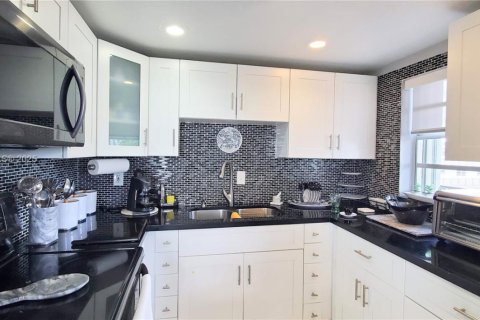 Appartement à louer à Miami, Floride: 2 chambres, 101.45 m2 № 1927785 - photo 12