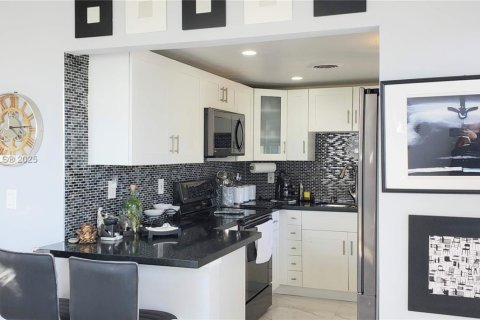 Appartement à louer à Miami, Floride: 2 chambres, 101.45 m2 № 1927785 - photo 11