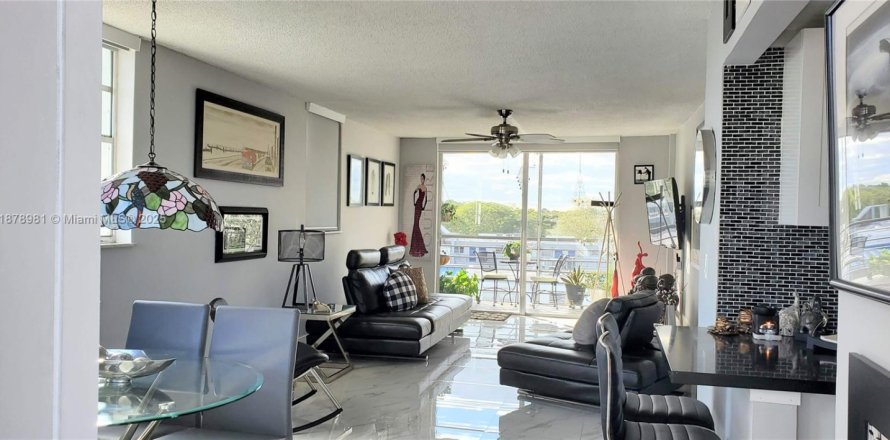 Appartement à Miami, Floride 2 chambres, 101.45 m2 № 1927785