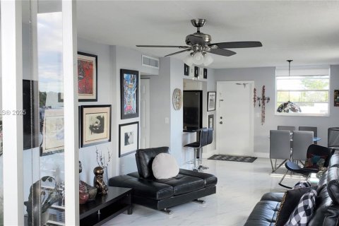 Appartement à louer à Miami, Floride: 2 chambres, 101.45 m2 № 1927785 - photo 6