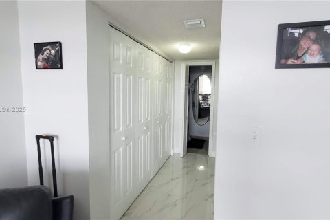 Appartement à louer à Miami, Floride: 2 chambres, 101.45 m2 № 1927785 - photo 26