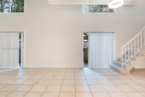 Condominio en venta en Miami, Florida, 3 dormitorios, 133.97 m2 № 2031911 - foto 5