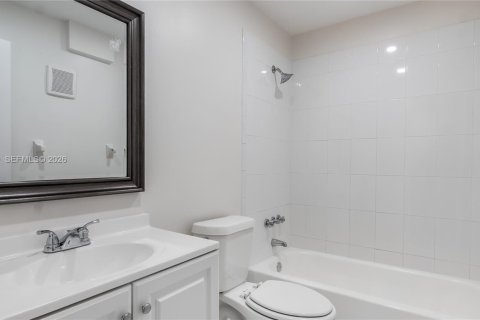 Condominio en venta en Miami, Florida, 3 dormitorios, 133.97 m2 № 2031911 - foto 19