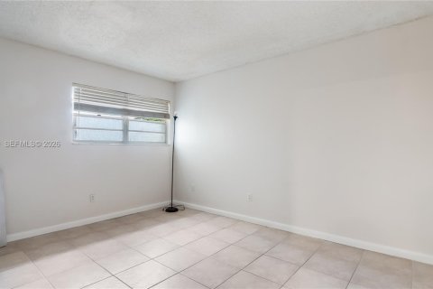 Condominio en venta en Miami, Florida, 3 dormitorios, 133.97 m2 № 2031911 - foto 17