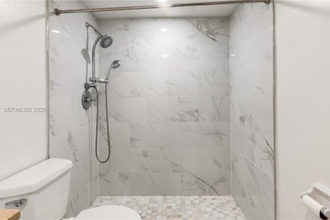 Condominio en venta en Miami, Florida, 3 dormitorios, 133.97 m2 № 2031911 - foto 15