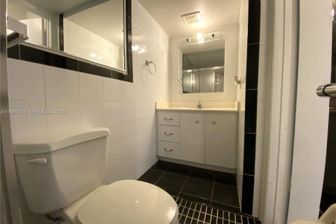 Купить коммерческую недвижимость в Майами, Флорида 304.91м2, № 2057331 - фото 12