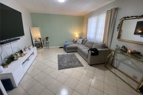 Купить коммерческую недвижимость в Майами, Флорида 304.91м2, № 2057331 - фото 23