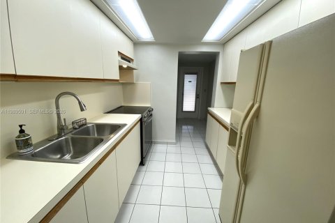 Купить коммерческую недвижимость в Майами, Флорида 304.91м2, № 2057331 - фото 5