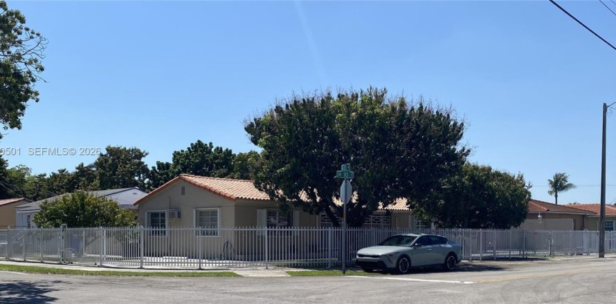 Коммерческая недвижимость в Майами, Флорида 304.91м2 № 2057331