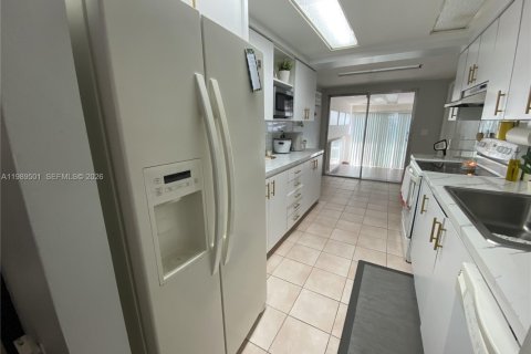 Купить коммерческую недвижимость в Майами, Флорида 304.91м2, № 2057331 - фото 27