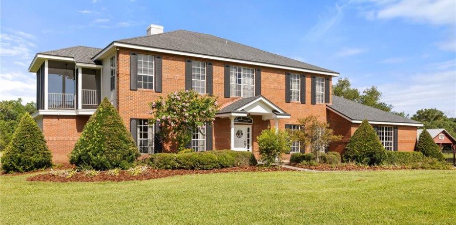 Casa en Sorrento, Florida 5 dormitorios, 390.28 m2 № 2151123