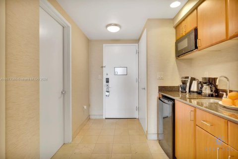Copropriété à vendre à Sunny Isles Beach, Floride: 61.69 m2 № 1864537 - photo 2