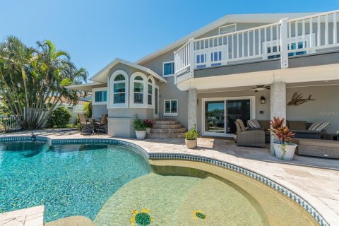 Casa en venta en Clearwater, Florida, 3 dormitorios, 278.43 m2 № 2151362 - foto 2