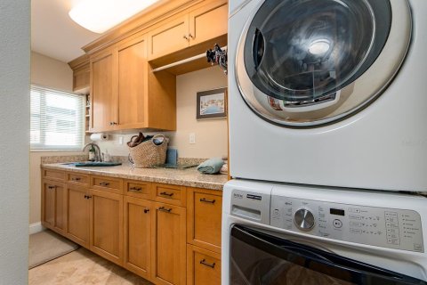 Casa en venta en Clearwater, Florida, 3 dormitorios, 278.43 m2 № 2151362 - foto 22