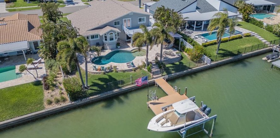 Casa en Clearwater, Florida 3 dormitorios, 278.43 m2 № 2151362
